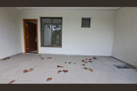 Casa à venda com 120m², 3 quartos e 2 vagasÁrea externa