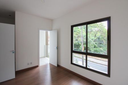 Casa à venda com 120m², 3 quartos e 2 vagas Casa à venda com 120m², 3 quartos e 2 vagasSuíte