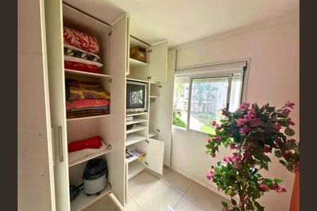 Quarto 1 de apartamento para alugar com 3 quartos, 63m² em Vila Ipiranga, Porto Alegre