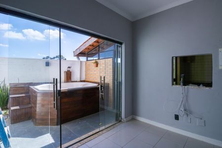 Sala de jantar de casa de condomínio para alugar com 3 quartos, 130m² em Granja Viana, Cotia