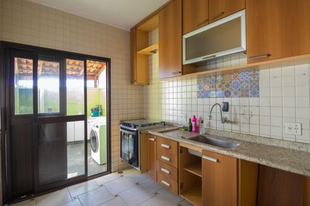 Casa de condomínio para alugar com 130m², 3 quartos e 2 vagasCozinha - Armários