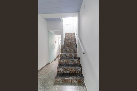 Casa para alugar com 150m², 2 quartos e sem vaga Casa para alugar com 150m², 2 quartos e sem vagaEscada