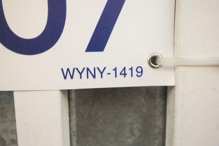 Casa à venda com 159m², 3 quartos e 2 vagasPlaca instalada em 23/03/2026 com o código WYNY-1419