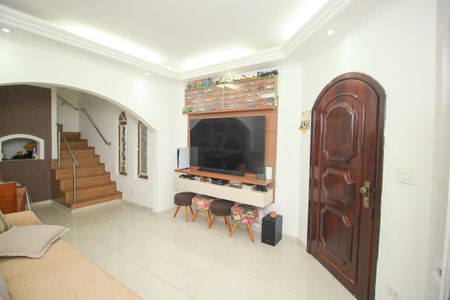 Casa à venda com 159m², 3 quartos e 2 vagasSala