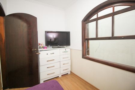 Casa à venda com 159m², 3 quartos e 2 vagasQuarto 2