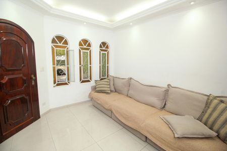 Casa à venda com 159m², 3 quartos e 2 vagasSala