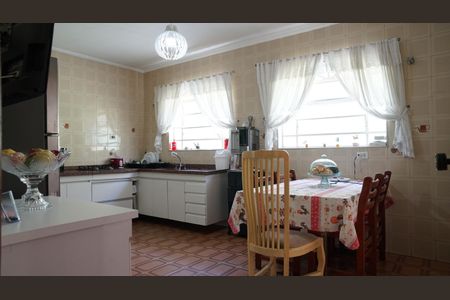 Casa à venda com 500m², 5 quartos e 5 vagasCozinha