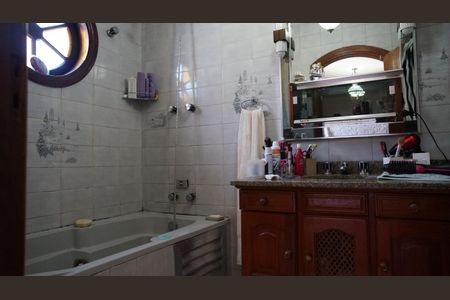 Casa à venda com 500m², 5 quartos e 5 vagasBanheiro da Suíte 1