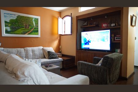 Casa à venda com 500m², 5 quartos e 5 vagasSala de TV