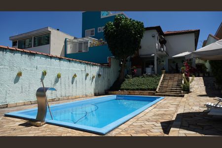 Casa à venda com 500m², 5 quartos e 5 vagasPiscina