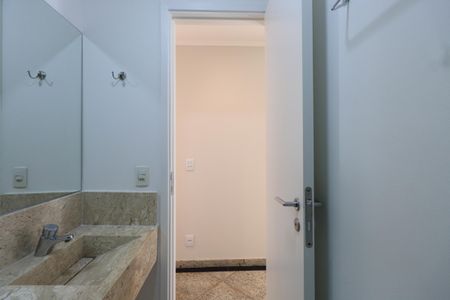 Apartamento à venda com 64m², 2 quartos e 1 vagaBanheiro Social