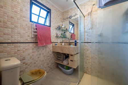 Casa de condomínio à venda com 268m², 3 quartos e 2 vagas Casa de condomínio à venda com 268m², 3 quartos e 2 vagasBanheiro da Suíte