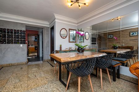 Casa de condomínio à venda com 268m², 3 quartos e 2 vagas Casa de condomínio à venda com 268m², 3 quartos e 2 vagasSala