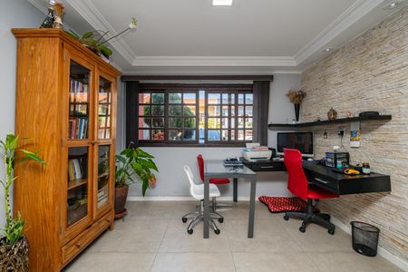 Casa de condomínio à venda com 268m², 3 quartos e 2 vagas Casa de condomínio à venda com 268m², 3 quartos e 2 vagasEscritório