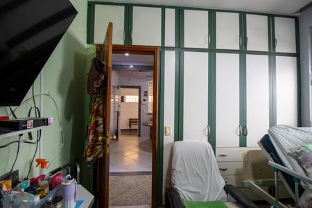 Casa à venda com 399m², 4 quartos e 4 vagasSuíte 3