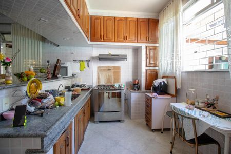 Casa à venda com 399m², 4 quartos e 4 vagasCozinha