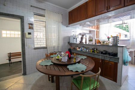 Casa à venda com 399m², 4 quartos e 4 vagasCozinha