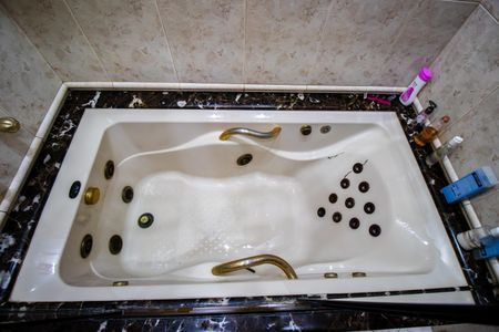 Casa à venda com 399m², 4 quartos e 4 vagasBanheiro da Suíte 1