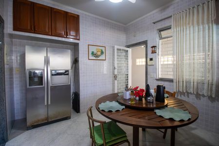 Casa à venda com 399m², 4 quartos e 4 vagasCozinha