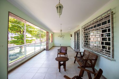 Casa à venda com 399m², 4 quartos e 4 vagasVaranda