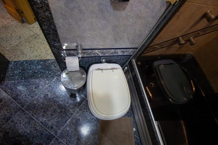 Casa à venda com 399m², 4 quartos e 4 vagasBanheiro da Suíte 2