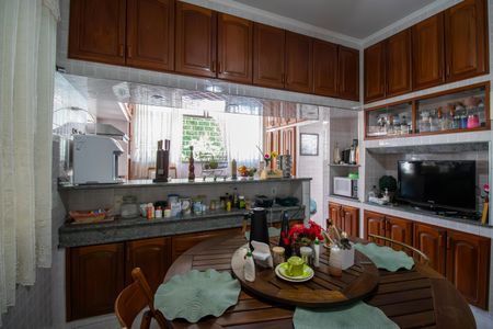 Casa à venda com 399m², 4 quartos e 4 vagasCozinha