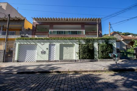 Casa à venda com 399m², 4 quartos e 4 vagasFachada