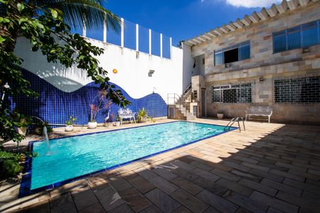 Casa à venda com 399m², 4 quartos e 4 vagasPiscina