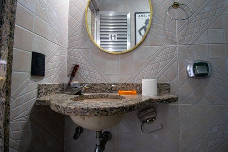 Casa à venda com 399m², 4 quartos e 4 vagasBanheiro