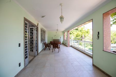 Casa à venda com 399m², 4 quartos e 4 vagasVaranda