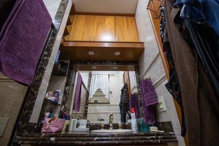 Casa à venda com 399m², 4 quartos e 4 vagasBanheiro da Suíte 1