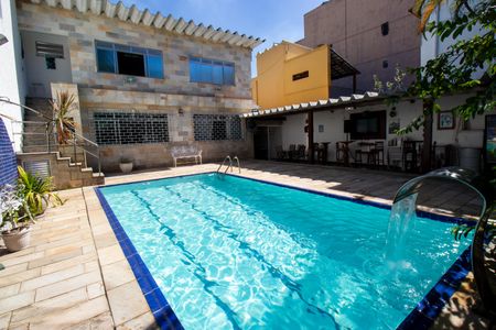 Casa à venda com 399m², 4 quartos e 4 vagasPiscina