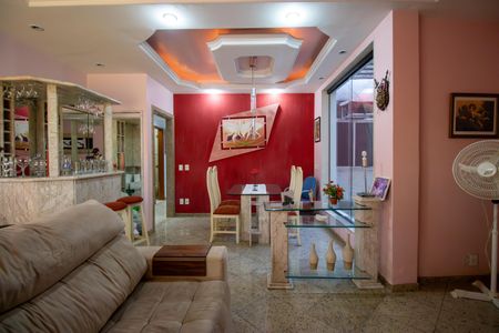 Casa à venda com 399m², 4 quartos e 4 vagasSala