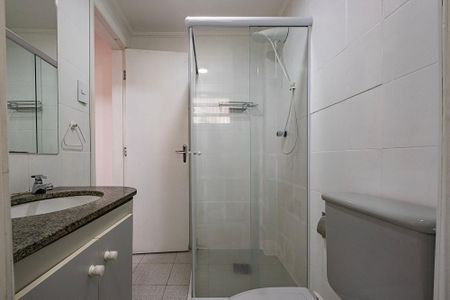 Banheiro de apartamento para alugar com 1 quarto, 40m² em Pinheiros, São Paulo