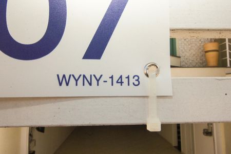 Casa à venda com 240m², 3 quartos e 4 vagasPlaca instalada em 21/03/2026 com o código WYNY-1413