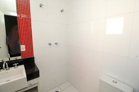 Casa à venda com 240m², 3 quartos e 4 vagasBanheiro da Suíte 3