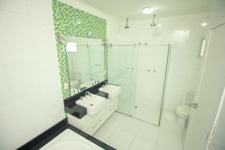 Casa à venda com 240m², 3 quartos e 4 vagasBanheiro da Suíte Master