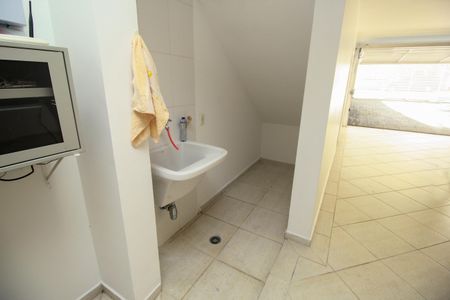 Casa à venda com 240m², 3 quartos e 4 vagasÁrea de Serviço