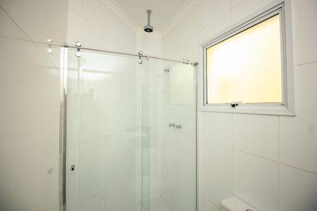 Casa à venda com 240m², 3 quartos e 4 vagasBanheiro da Suíte 2