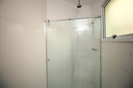 Casa à venda com 240m², 3 quartos e 4 vagasBanheiro da Suíte 2