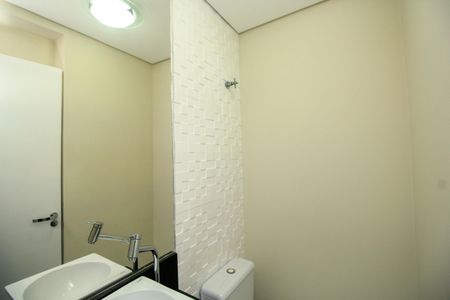 Casa à venda com 240m², 3 quartos e 4 vagasLavabo