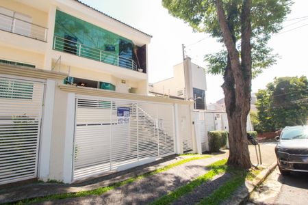 Casa à venda com 240m², 3 quartos e 4 vagasPlaca instalada em 21/03/2026 com o código WYNY-1413
