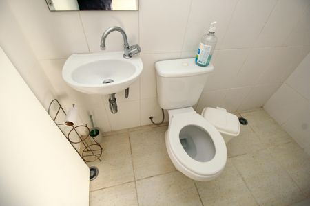 Casa à venda com 240m², 3 quartos e 4 vagasBanheiro da Garagem