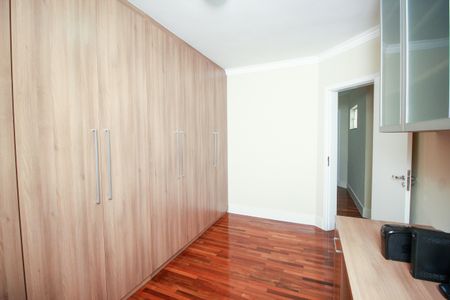 Casa à venda com 240m², 3 quartos e 4 vagasSuíte 3