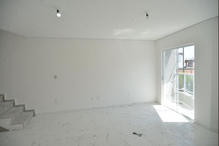Casa à venda com 185m², 3 quartos e 4 vagasSala/Cozinha