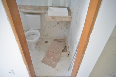 Casa à venda com 185m², 3 quartos e 4 vagasBanheiro da Suíte 2