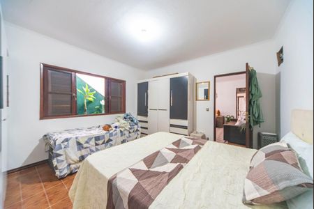 Casa à venda com 430m², 6 quartos e 2 vagas Casa à venda com 430m², 6 quartos e 2 vagasQuarto 1