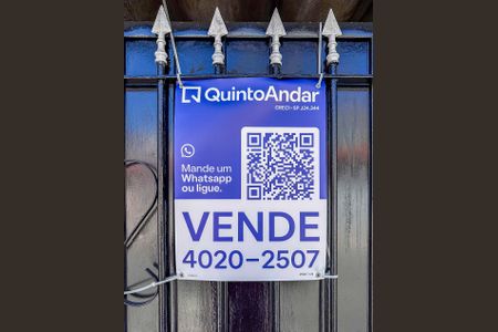 Casa à venda com 430m², 6 quartos e 2 vagas Casa à venda com 430m², 6 quartos e 2 vagasPlaca Instalada na Fachada