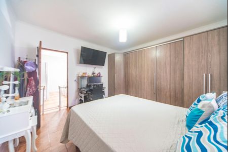 Casa à venda com 430m², 6 quartos e 2 vagas Casa à venda com 430m², 6 quartos e 2 vagasQuarto 2