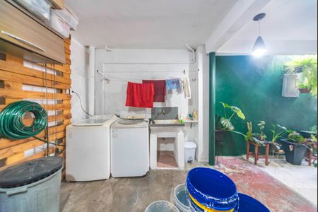 Casa à venda com 430m², 6 quartos e 2 vagas Casa à venda com 430m², 6 quartos e 2 vagasÁrea de Serviço